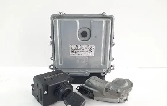 Mercedes-Benz E W211 Engine ECU kit and lock set A6421501179 0281012029 2115452308