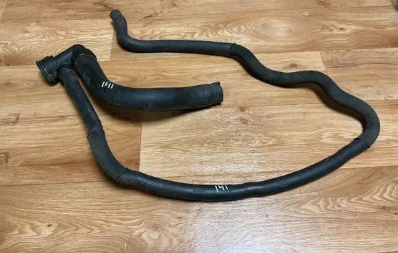 Opel Insignia A Engine coolant pipe/hose 13220126