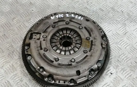 Mercedes-Benz A W176 Clutch set kit a6510305405