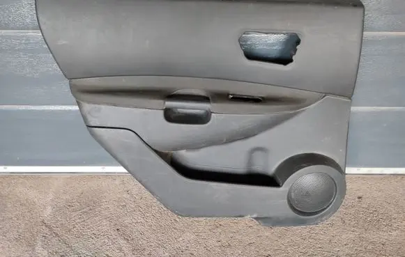 Nissan Qashqai+2 Rear door card panel trim 82977EY10A