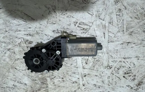 Audi A4 S4 B8 8K Seat adjustment motor 0390203468