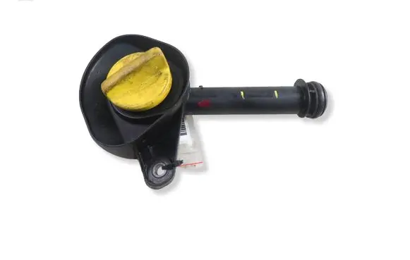 Renault Clio III Oil fill pipe 8200639421 8200639421A