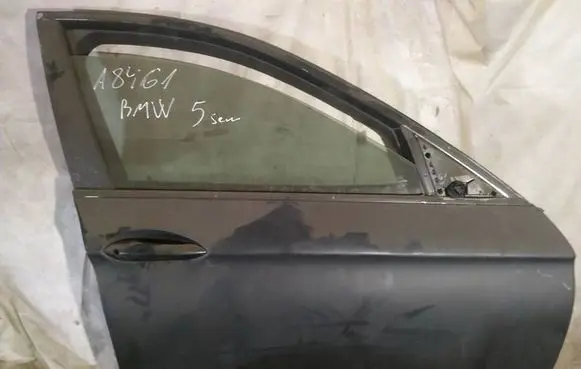 BMW 5 GT F07 Front door JUODOS