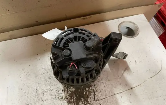 Volvo S60 Generator/alternator 8676498 0124525029