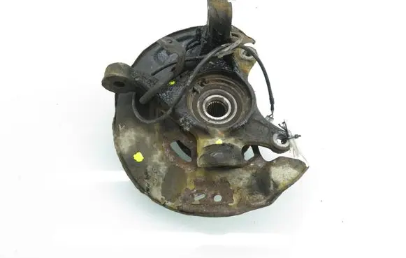 Toyota Yaris Front wheel hub spindle knuckle 