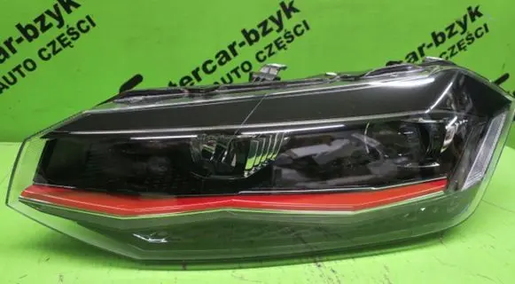 Volkswagen Polo VI Headlight/headlamp