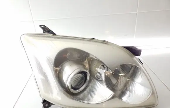 Toyota Avensis T250 Headlight/headlamp KOITO0543