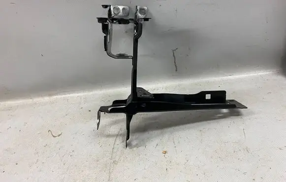 BMW M3 G80 Headlight/headlamp mounting bracket 51648071631 8071631