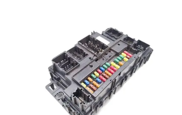 Ford Mondeo MK V Fuse module GU5T-15604-DFC A2C7569500050