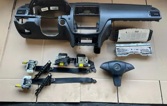 Mercedes-Benz C AMG W204 Dashboard