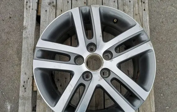 Volkswagen Jetta VI R16 alloy rim 1K0601025AJ
