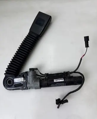 BMW 5 F10 F11 Front seatbelt buckle 9115306 060810