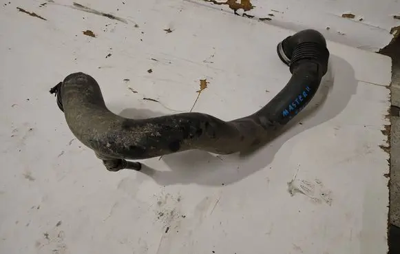Renault Master II Air intake hose/pipe 