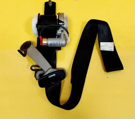 Nissan Almera Front seatbelt 0428153