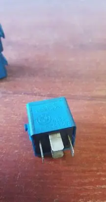 BMW 7 E38 Other relay 8364581