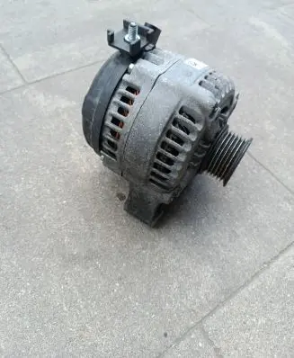 BMW X1 F48 F49 Generator/alternator 7640121