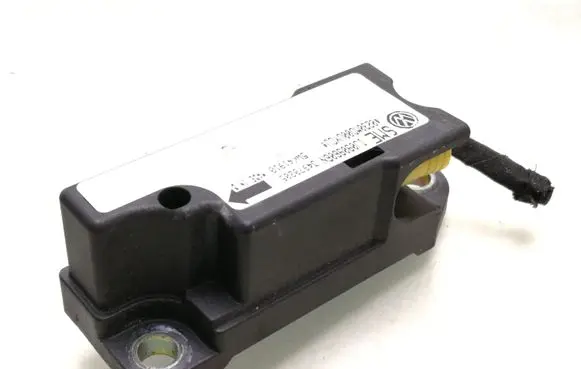 Volkswagen PASSAT B5 Airbag deployment crash/impact sensor 1J0909606N 5WK41910