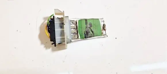 Opel Tigra B Heater blower motor/fan resistor