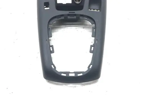 Renault Scenic III - Grand scenic III Gear shifter surround trim plastic 969330001R 969330007R 41213M