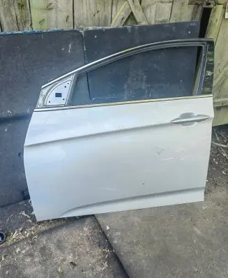 Hyundai i40 Front door