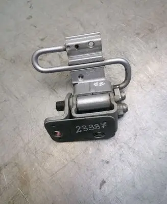 Audi A6 S6 C6 4F Rear door lower hinge 8E0833412