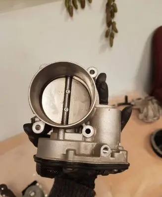 Ford Mustang VI Throttle body valve G273N