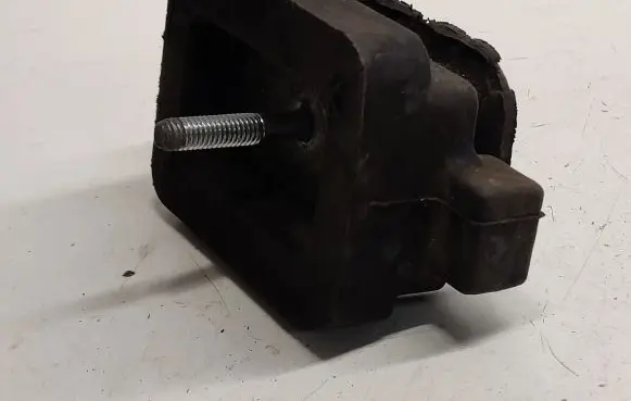 BMW 7 F01 F02 F03 F04 Gearbox mount 6770289