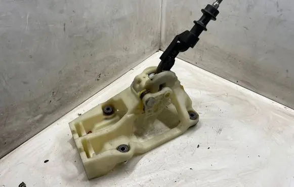 KIA Sportage Gear selector 437001F940