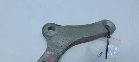BMW 5 E60 E61 Sway bar bush bracket, front 6758528