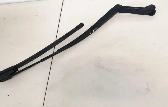 Mazda CX-7 Front wiper blade arm