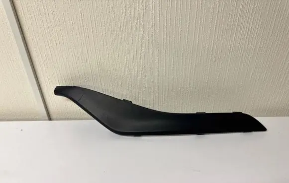 Volvo XC60 Front bumper splitter molding 31352458