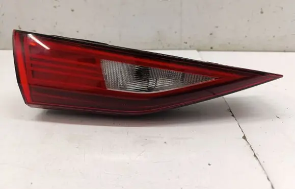 Audi A3 8Y Tailgate rear/tail lights 8Y0945075A