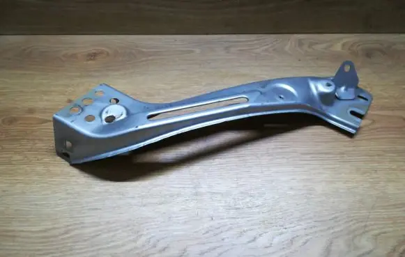 Peugeot 807 Top upper radiator support slam panel