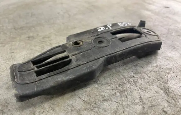 Volkswagen PASSAT B5.5 Front bumper mounting bracket 3b0807184e