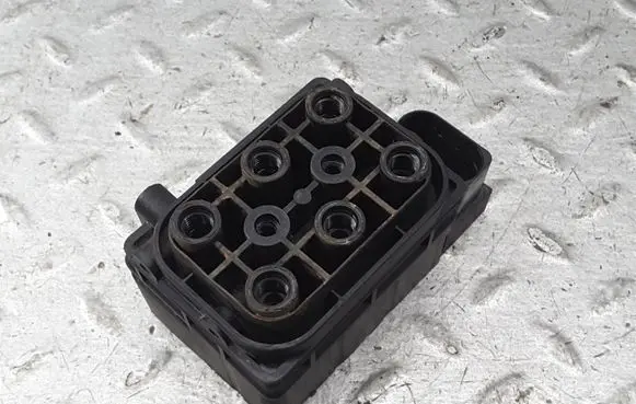 Volkswagen Phaeton Air suspension valve block 15152400052