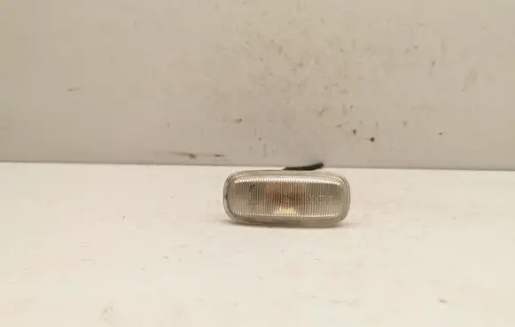 Audi A4 S4 B5 8D Front fender indicator light