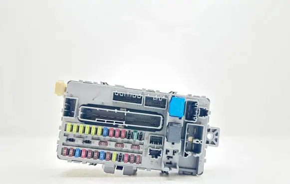 Honda Accord Fuse module TL0E312 100629