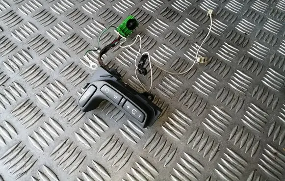 Volvo S60 Cruise control switch 9452797