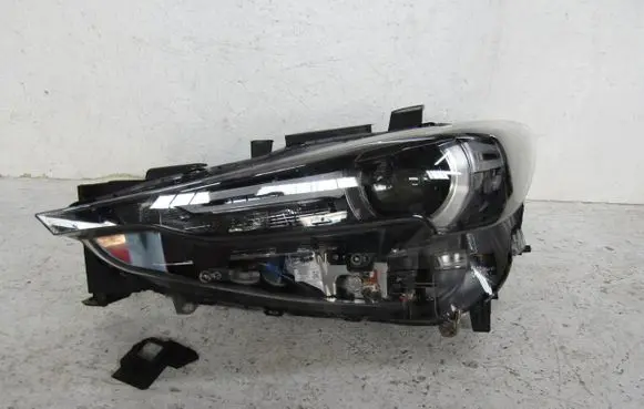 Mazda CX-5 II Headlight/headlamp K12451040