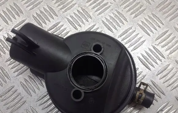 Opel Corsa C Breather hose/pipe 90572687
