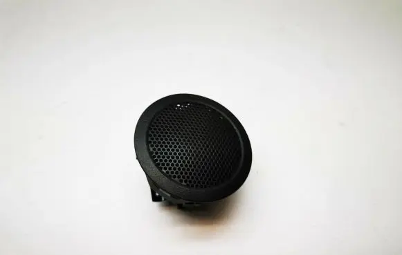 Front door high frequency speaker