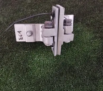 BMW 5 E60 E61 Rear door lower hinge 7068089