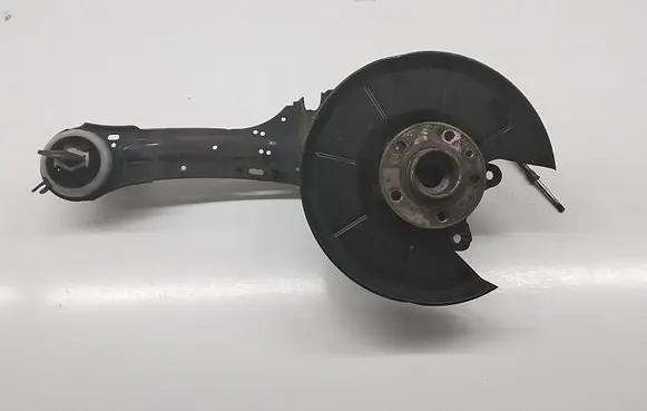 Volvo V70 Rear wheel hub 31277758