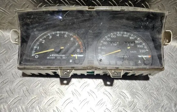 Mitsubishi Galant Speedometer (instrument cluster) MB561547 2578001193