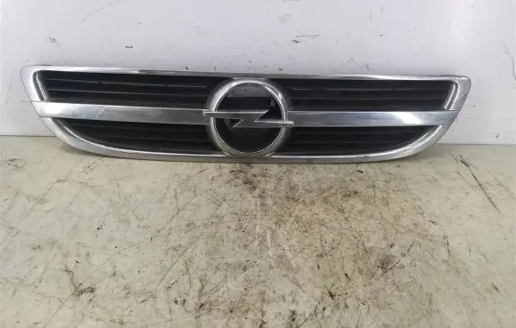 Opel Zafira A Front bumper upper radiator grill 24453538