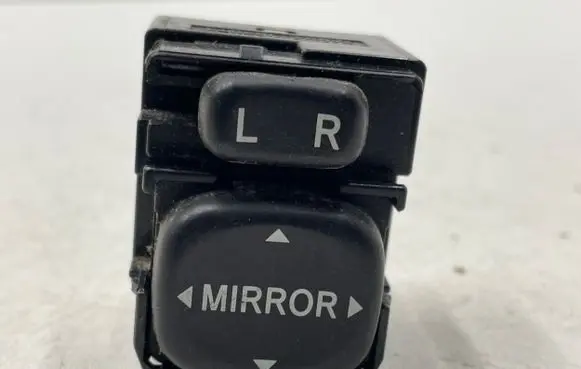 Toyota Yaris Wing mirror switch 183574