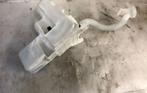 Skoda Kamiq Windshield washer fluid reservoir/tank 2Q0955448J