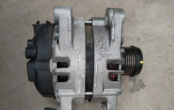Opel Crossland X Generator/alternator 9810525380