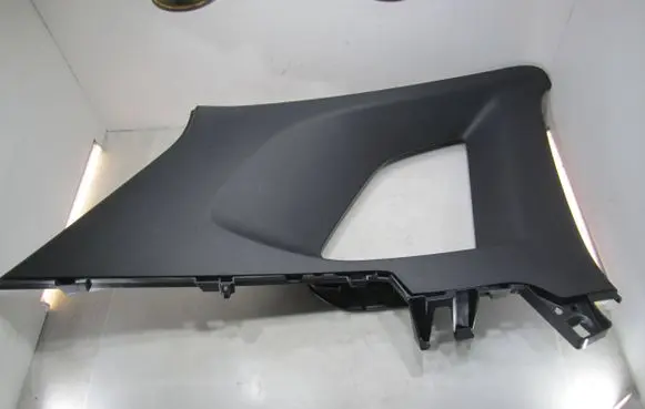 Volkswagen Tiguan (D)pillar trim (top) 5NA867287 5NB858217A