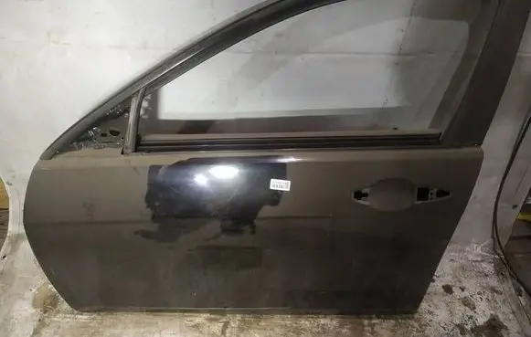 Honda Accord Front door juodos